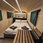 Glamping Vejtraska بيت للعطل *