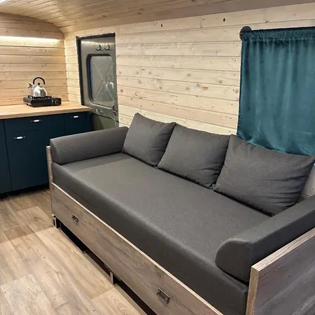 Glamping Vejtřaska Feriehus Mochtin