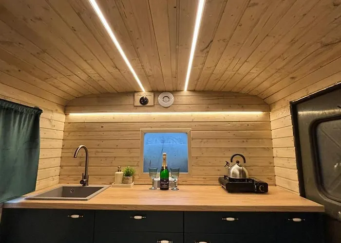 Feriehus Glamping Vejtřaska Mochtin